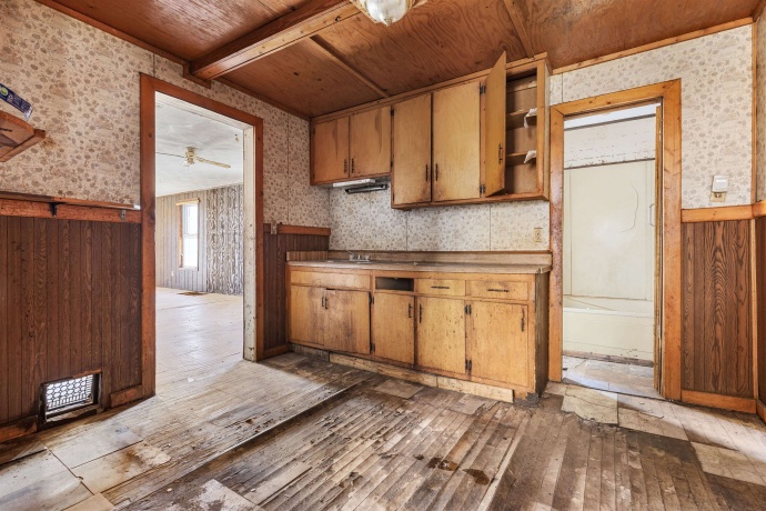 1014 11th, ROCKFORD, Illinois 61104, ,2 Units,For Sale,11th,202601151