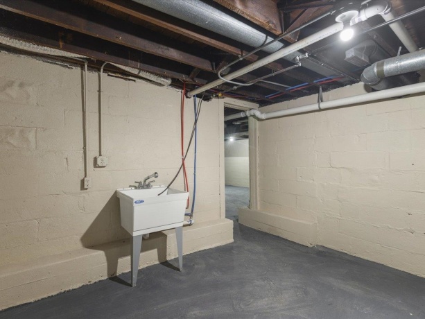 2220 15th, ROCKFORD, Illinois 61104, 2 Bedrooms Bedrooms, ,2 BathroomsBathrooms,House,For Sale,15th,202601158