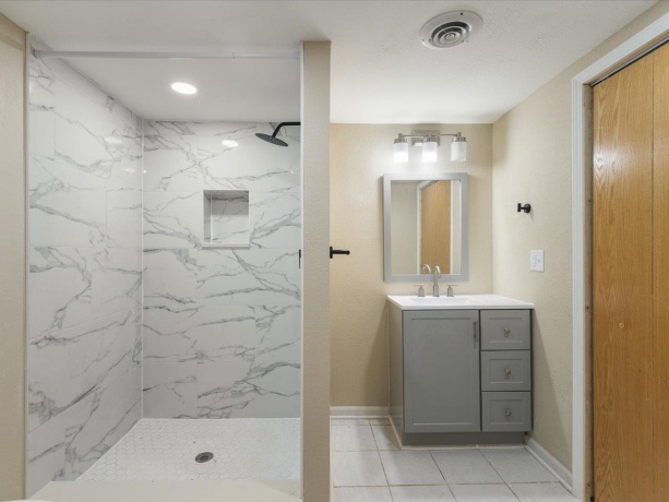 2220 15th, ROCKFORD, Illinois 61104, 2 Bedrooms Bedrooms, ,2 BathroomsBathrooms,House,For Sale,15th,202601158