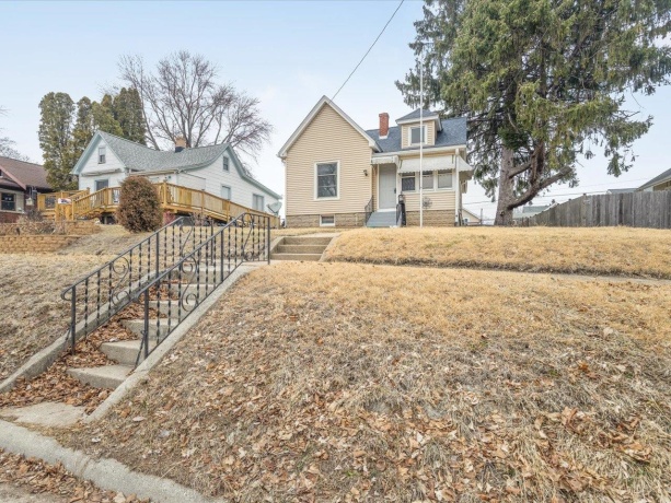 2220 15th, ROCKFORD, Illinois 61104, 2 Bedrooms Bedrooms, ,2 BathroomsBathrooms,House,For Sale,15th,202601158