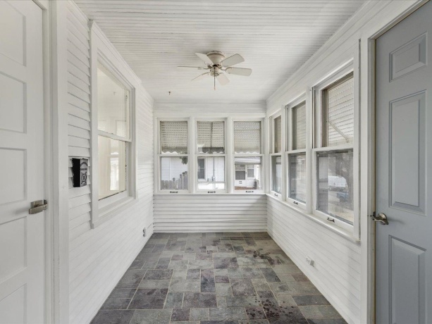 2220 15th, ROCKFORD, Illinois 61104, 2 Bedrooms Bedrooms, ,2 BathroomsBathrooms,House,For Sale,15th,202601158