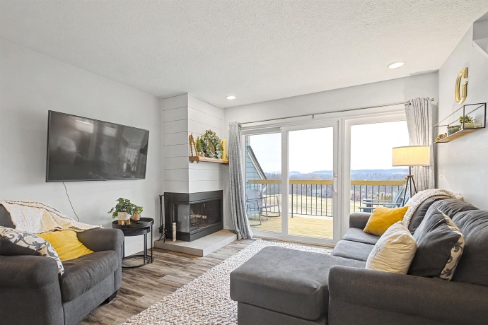 310 Territory, GALENA, Illinois 61036, 2 Bedrooms Bedrooms, ,2 BathroomsBathrooms,Condominium,For Sale,Territory,202601157