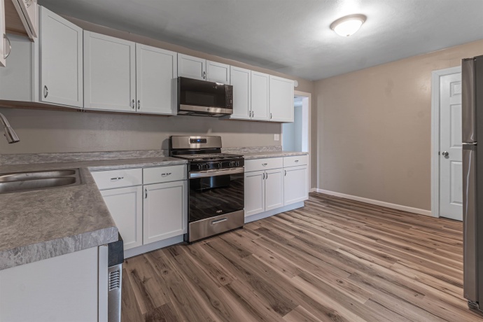 2803 Fairview, ROCKFORD, Illinois 61101, 2 Bedrooms Bedrooms, ,1 BathroomBathrooms,House,For Sale,Fairview,202601159