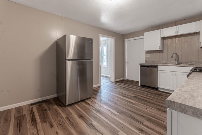 2803 Fairview, ROCKFORD, Illinois 61101, 2 Bedrooms Bedrooms, ,1 BathroomBathrooms,House,For Sale,Fairview,202601159