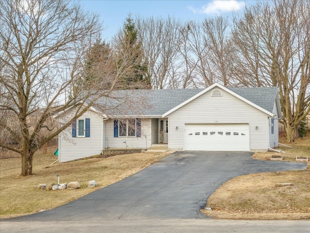 1101 Drexel, LAKE SUMMERSET, Illinois 61019, 3 Bedrooms Bedrooms, ,2 BathroomsBathrooms,House,For Sale,Drexel,202601160