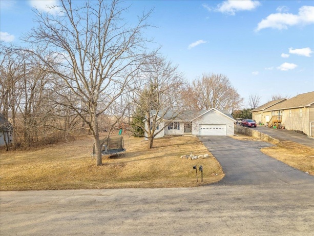 1101 Drexel, LAKE SUMMERSET, Illinois 61019, 3 Bedrooms Bedrooms, ,2 BathroomsBathrooms,House,For Sale,Drexel,202601160