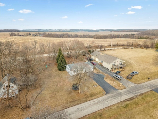 1101 Drexel, LAKE SUMMERSET, Illinois 61019, 3 Bedrooms Bedrooms, ,2 BathroomsBathrooms,House,For Sale,Drexel,202601160