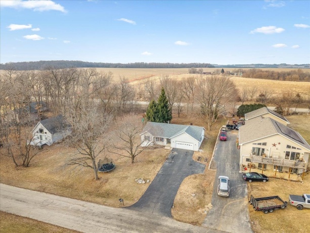 1101 Drexel, LAKE SUMMERSET, Illinois 61019, 3 Bedrooms Bedrooms, ,2 BathroomsBathrooms,House,For Sale,Drexel,202601160