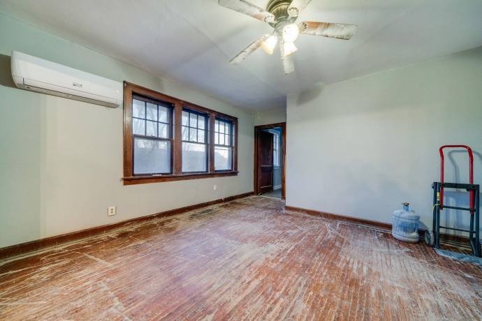 914-916 Winnebago St, ROCKFORD, Illinois 61103, ,2 Units,For Sale,Winnebago St,202601164