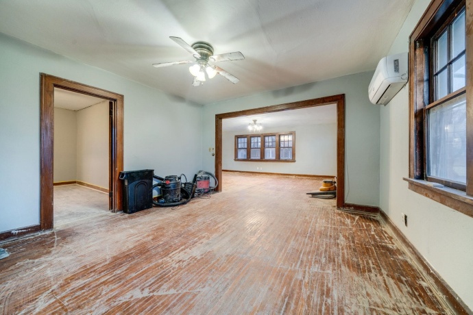 914-916 Winnebago St, ROCKFORD, Illinois 61103, ,2 Units,For Sale,Winnebago St,202601164