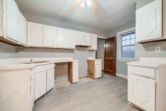 914-916 Winnebago St, ROCKFORD, Illinois 61103, ,2 Units,For Sale,Winnebago St,202601164