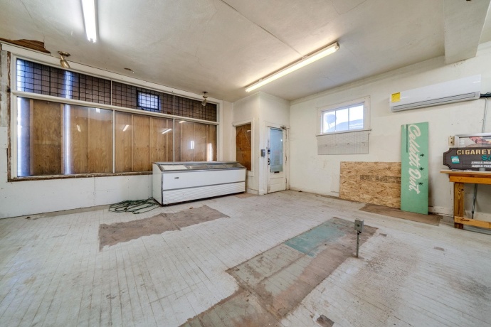 914-916 Winnebago St, ROCKFORD, Illinois 61103, ,2 Units,For Sale,Winnebago St,202601164