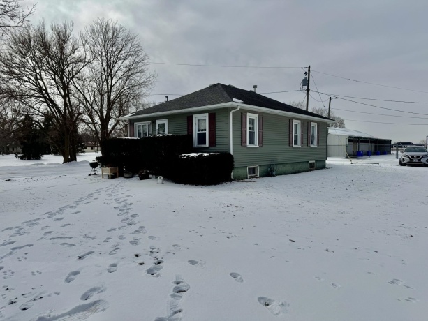 2221 & 2225 Chartres, LaSalle, Illinois 61301, ,Mixed Use,For Sale,Chartres,202503641