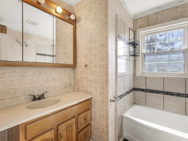 923 Grover, BELVIDERE, Illinois 61008, 3 Bedrooms Bedrooms, ,1 BathroomBathrooms,House,For Sale,Grover,202601169