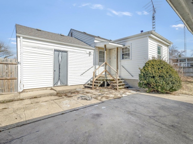 923 Grover, BELVIDERE, Illinois 61008, 3 Bedrooms Bedrooms, ,1 BathroomBathrooms,House,For Sale,Grover,202601169