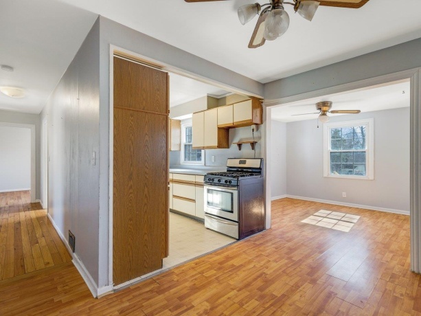 923 Grover, BELVIDERE, Illinois 61008, 3 Bedrooms Bedrooms, ,1 BathroomBathrooms,House,For Sale,Grover,202601169