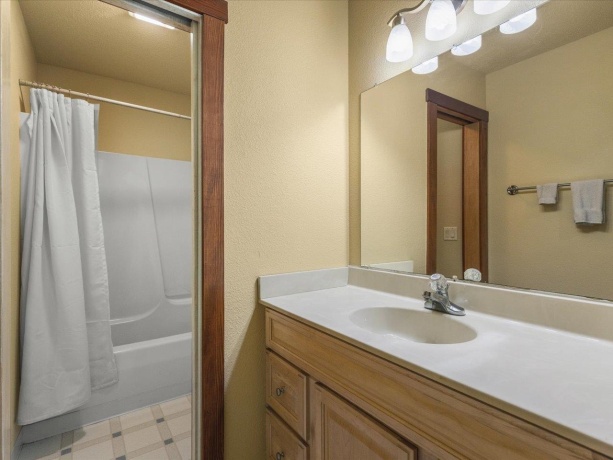 11660 Farm School, DURAND, Illinois 61024, 4 Bedrooms Bedrooms, ,2 BathroomsBathrooms,House,For Sale,Farm School,202601171