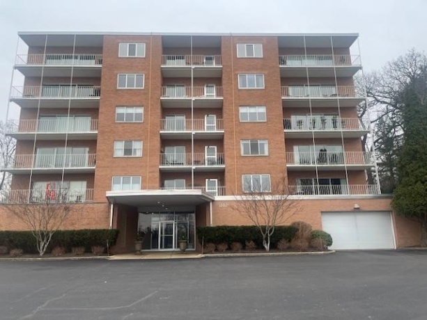 1802 Birchwood Lane #23, ROCKFORD, Illinois 61107, 2 Bedrooms Bedrooms, ,2 BathroomsBathrooms,Condominium,For Sale,Birchwood Lane #23,202601173