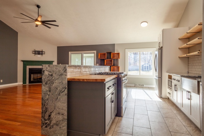 976 Prescott, ROCKFORD, Illinois 61108, 3 Bedrooms Bedrooms, ,2 BathroomsBathrooms,House,For Sale,Prescott,202601178