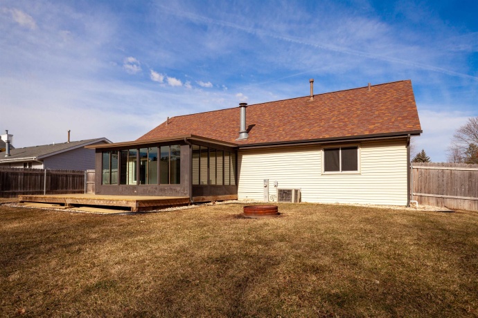 976 Prescott, ROCKFORD, Illinois 61108, 3 Bedrooms Bedrooms, ,2 BathroomsBathrooms,House,For Sale,Prescott,202601178