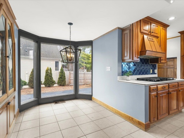 2014 Glenview, ROCKFORD, Illinois 61107, 5 Bedrooms Bedrooms, ,4 BathroomsBathrooms,House,For Sale,Glenview,202601179