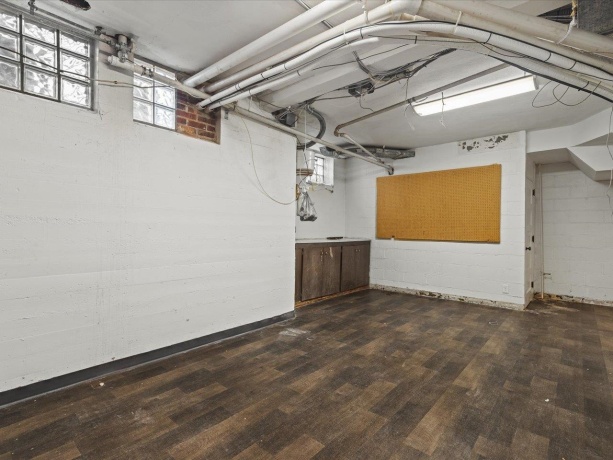 2014 Glenview, ROCKFORD, Illinois 61107, 5 Bedrooms Bedrooms, ,4 BathroomsBathrooms,House,For Sale,Glenview,202601179