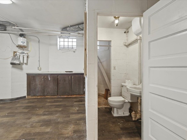 2014 Glenview, ROCKFORD, Illinois 61107, 5 Bedrooms Bedrooms, ,4 BathroomsBathrooms,House,For Sale,Glenview,202601179