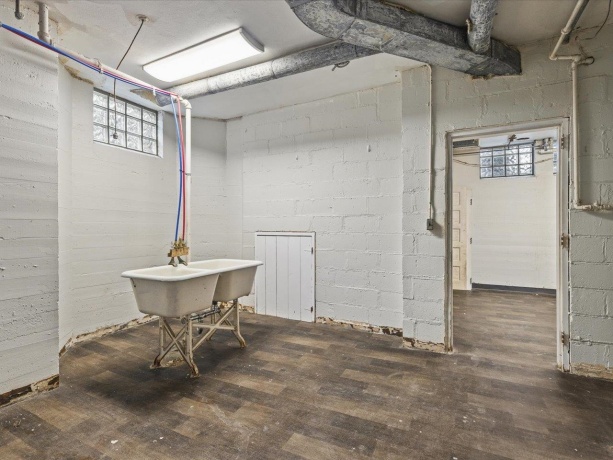 2014 Glenview, ROCKFORD, Illinois 61107, 5 Bedrooms Bedrooms, ,4 BathroomsBathrooms,House,For Sale,Glenview,202601179