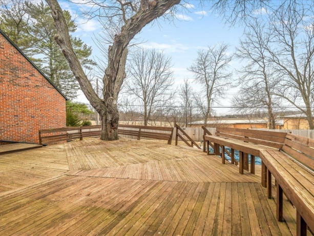 2014 Glenview, ROCKFORD, Illinois 61107, 5 Bedrooms Bedrooms, ,4 BathroomsBathrooms,House,For Sale,Glenview,202601179