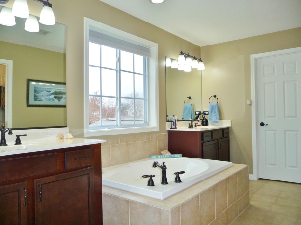 11471 Fitzgerald Lane, HUNTLEY, Illinois 60142, 4 Bedrooms Bedrooms, ,2 BathroomsBathrooms,House,For Sale,Fitzgerald Lane,202601181