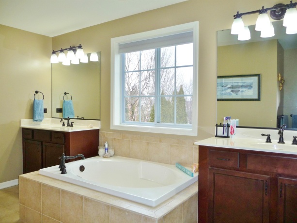 11471 Fitzgerald Lane, HUNTLEY, Illinois 60142, 4 Bedrooms Bedrooms, ,2 BathroomsBathrooms,House,For Sale,Fitzgerald Lane,202601181