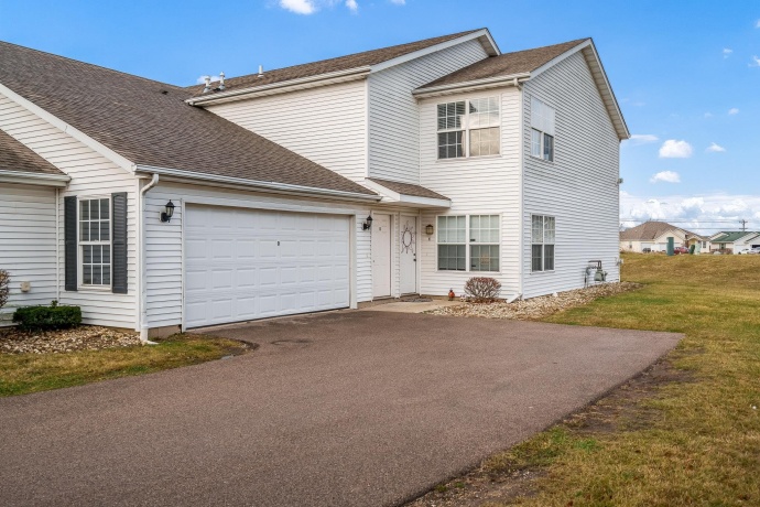 13000 PRIMROSE PL #D, POPLAR GROVE, Illinois 61065, 2 Bedrooms Bedrooms, ,2 BathroomsBathrooms,Condominium,For Sale,PRIMROSE PL #D,202601180