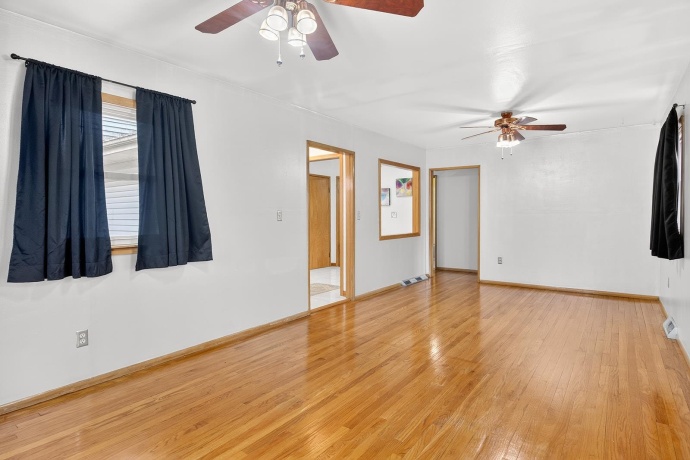 719 Parkside, ROCKFORD, Illinois 61108, 3 Bedrooms Bedrooms, ,2 BathroomsBathrooms,House,For Sale,Parkside,202601182