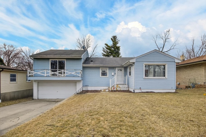 719 Parkside, ROCKFORD, Illinois 61108, 3 Bedrooms Bedrooms, ,2 BathroomsBathrooms,House,For Sale,Parkside,202601182