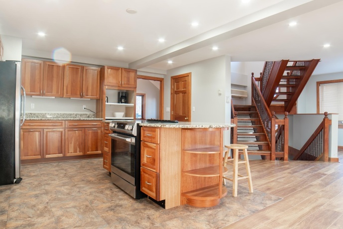 18 Lookout, GALENA, Illinois 61036, 7 Bedrooms Bedrooms, ,7 BathroomsBathrooms,House,For Sale,Lookout,202601192