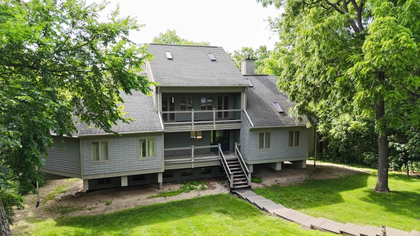 18 Lookout, GALENA, Illinois 61036, 7 Bedrooms Bedrooms, ,7 BathroomsBathrooms,House,For Sale,Lookout,202601192