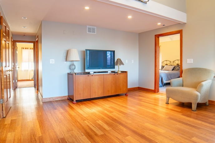 18 Lookout, GALENA, Illinois 61036, 7 Bedrooms Bedrooms, ,7 BathroomsBathrooms,House,For Sale,Lookout,202601192