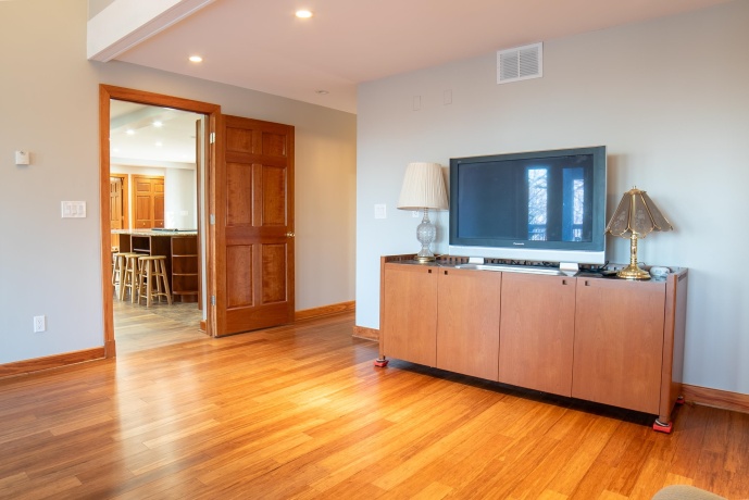 18 Lookout, GALENA, Illinois 61036, 7 Bedrooms Bedrooms, ,7 BathroomsBathrooms,House,For Sale,Lookout,202601192