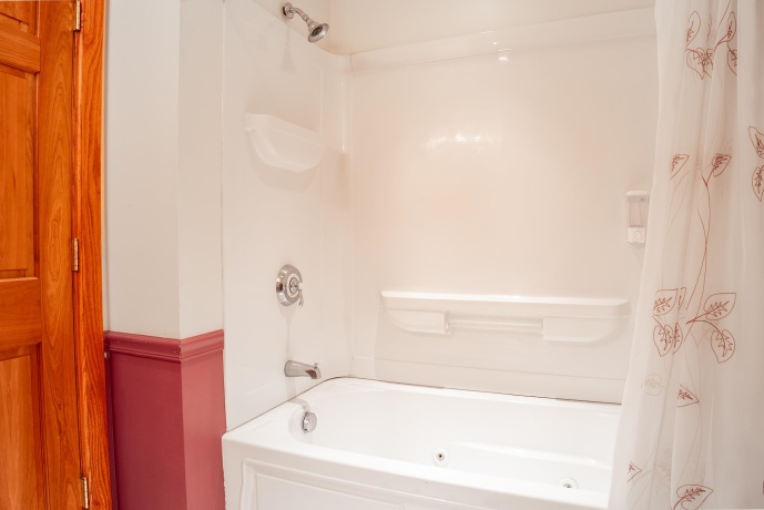 18 Lookout, GALENA, Illinois 61036, 7 Bedrooms Bedrooms, ,7 BathroomsBathrooms,House,For Sale,Lookout,202601192