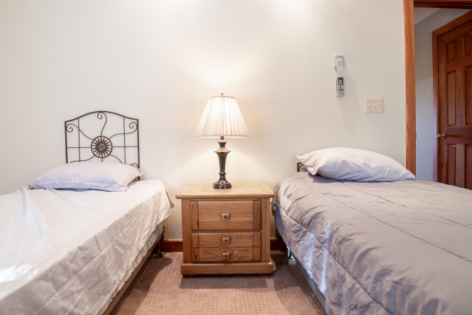 18 Lookout, GALENA, Illinois 61036, 7 Bedrooms Bedrooms, ,7 BathroomsBathrooms,House,For Sale,Lookout,202601192