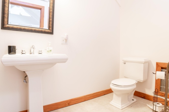 18 Lookout, GALENA, Illinois 61036, 7 Bedrooms Bedrooms, ,7 BathroomsBathrooms,House,For Sale,Lookout,202601192