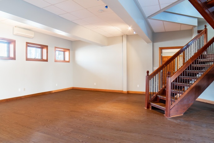 18 Lookout, GALENA, Illinois 61036, 7 Bedrooms Bedrooms, ,7 BathroomsBathrooms,House,For Sale,Lookout,202601192