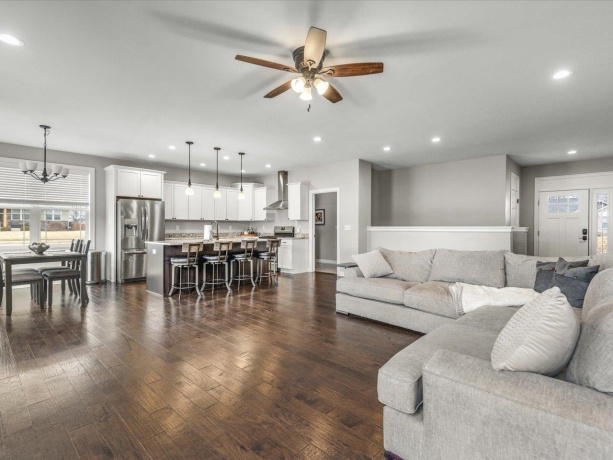 11740 River Hills, ROCKTON, Illinois 61072, 3 Bedrooms Bedrooms, ,2 BathroomsBathrooms,House,For Sale,River Hills,202601194