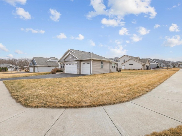 11740 River Hills, ROCKTON, Illinois 61072, 3 Bedrooms Bedrooms, ,2 BathroomsBathrooms,House,For Sale,River Hills,202601194