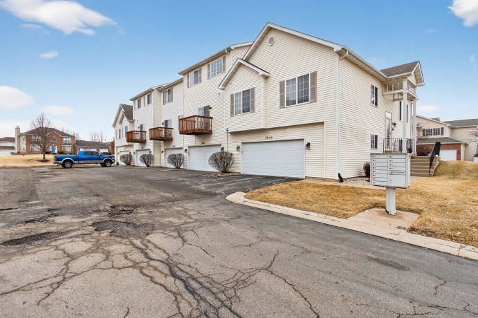 2043 Derby, BELVIDERE, Illinois 61008, 3 Bedrooms Bedrooms, ,1 BathroomBathrooms,Condominium,For Sale,Derby,202601199