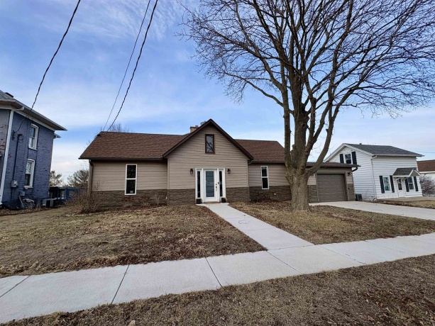 436 Hubbard, WINSLOW, Illinois 61089, 3 Bedrooms Bedrooms, ,1 BathroomBathrooms,House,For Sale,Hubbard,202601052