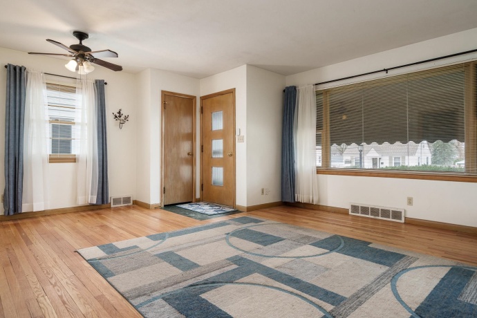 1316 25th, ROCKFORD, Illinois 61108, 2 Bedrooms Bedrooms, ,2 BathroomsBathrooms,House,For Sale,25th,202601203