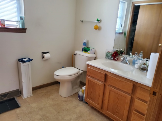 814 Cambridge, ROCKFORD, Illinois 61102, 3 Bedrooms Bedrooms, ,1 BathroomBathrooms,House,For Sale,Cambridge,202600781