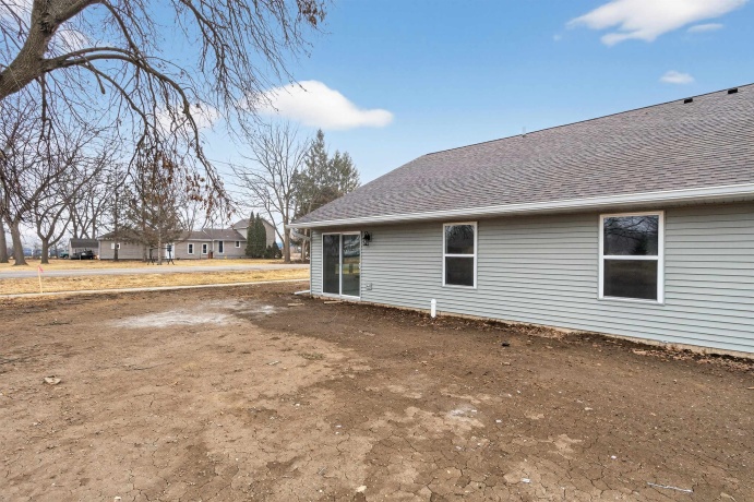 301 South, DURAND, Illinois 61024, 2 Bedrooms Bedrooms, ,2 BathroomsBathrooms,Condominium,For Sale,South,202601210