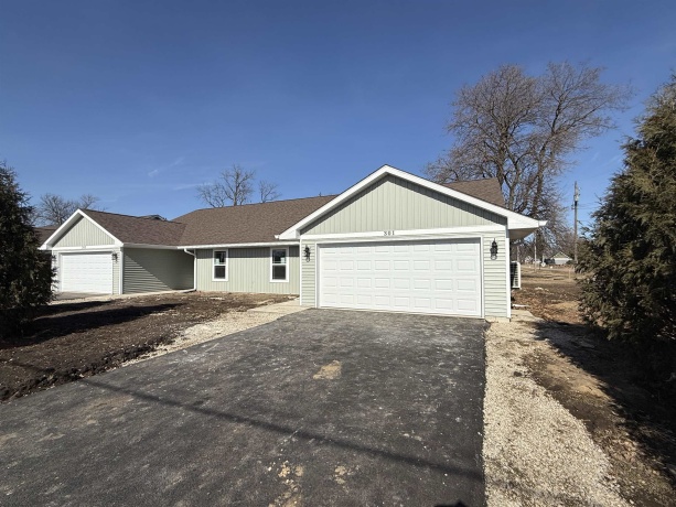 301 South, DURAND, Illinois 61024, 2 Bedrooms Bedrooms, ,2 BathroomsBathrooms,Condominium,For Sale,South,202601210